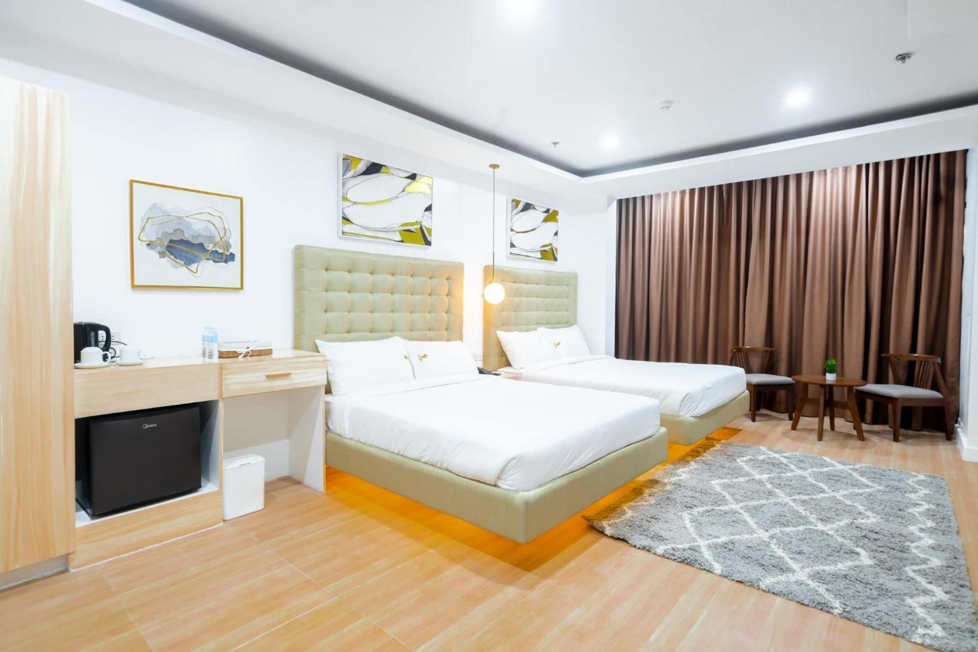 The Glend Hotel Iloilo Passi Esterno foto